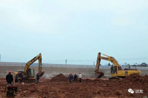 一派火熱 直擊太平鋪片區(qū)棚戶區(qū)改造安置房建設(shè)項(xiàng)目施工現(xiàn)場——土石方工程施工紀(jì)實(shí)